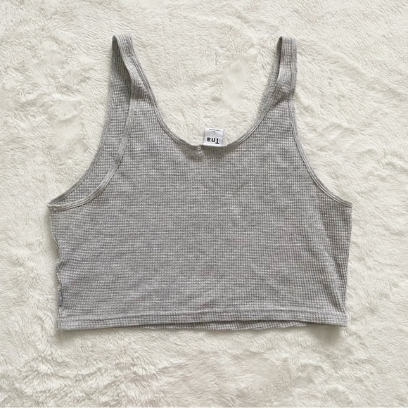 3/30$🤍 TNA | Grey waffle knit cropped tank - Picture 8 of 12